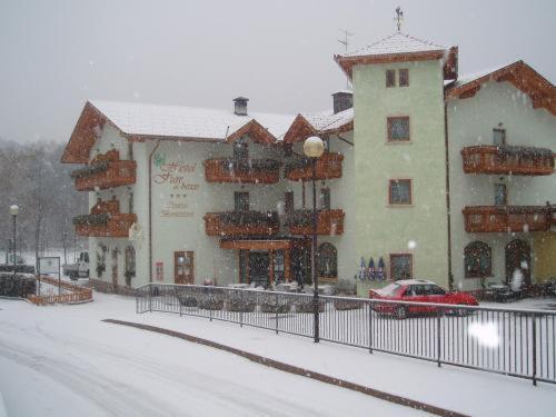 Hotel Fior Di Bosco Giovo Exterior foto